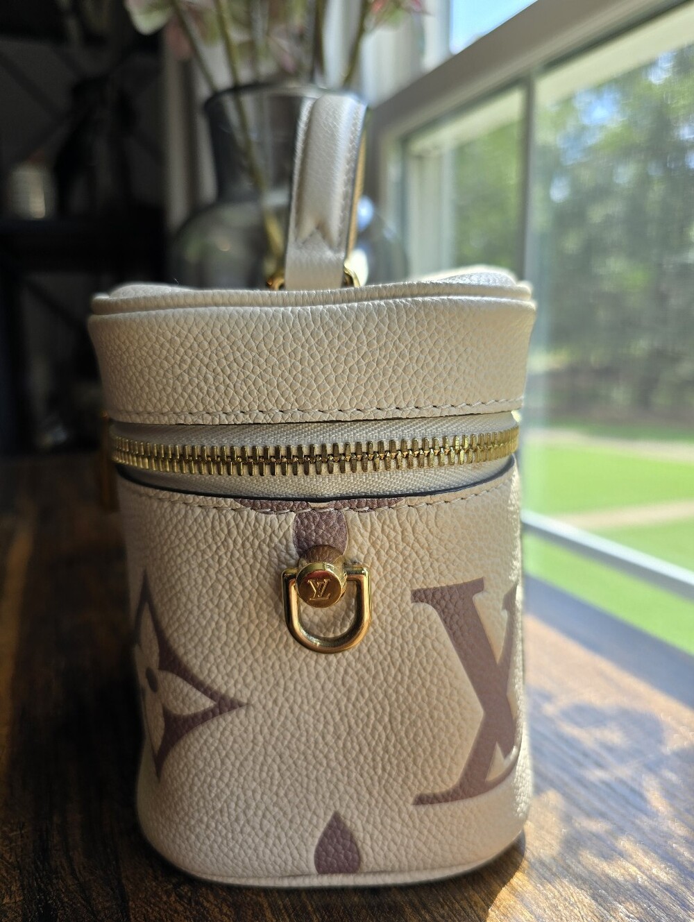 Louis Vuitton Vanity PM in Creme and Bois de Rose Bicolor Monogram Empreinte - Picture 7 of 16